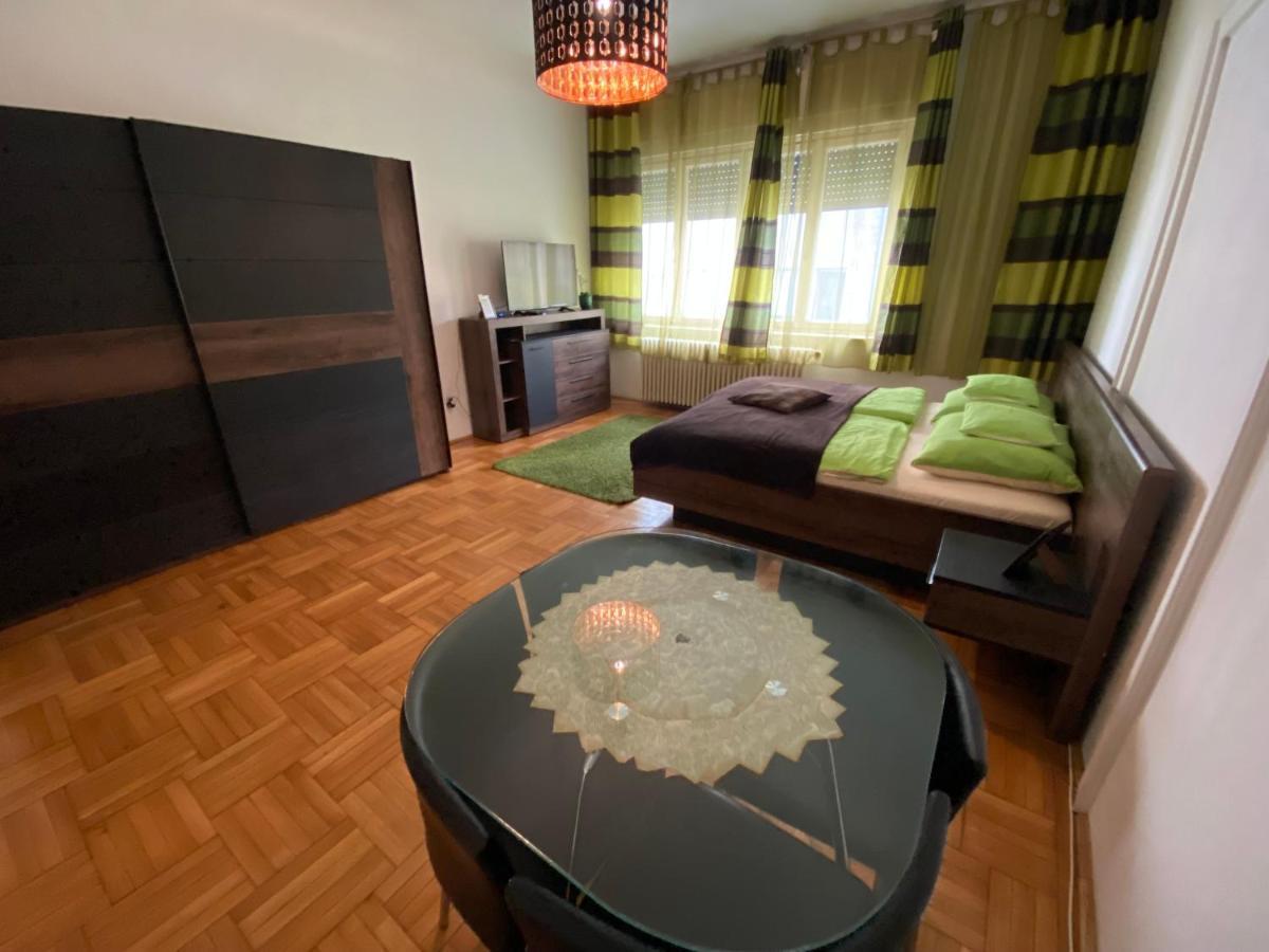 Apartment And Rooms Heart Of The City Budapest Bagian luar foto