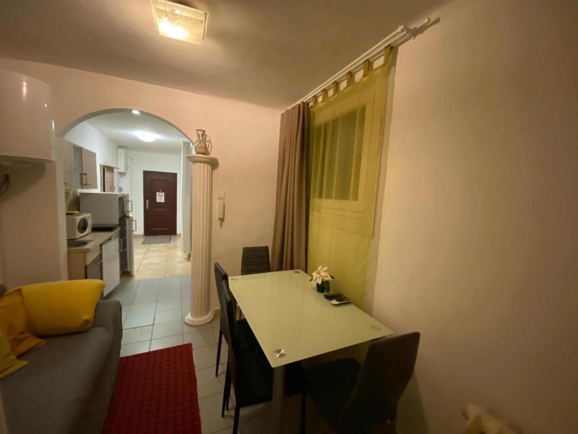 Apartment And Rooms Heart Of The City Budapest Bagian luar foto
