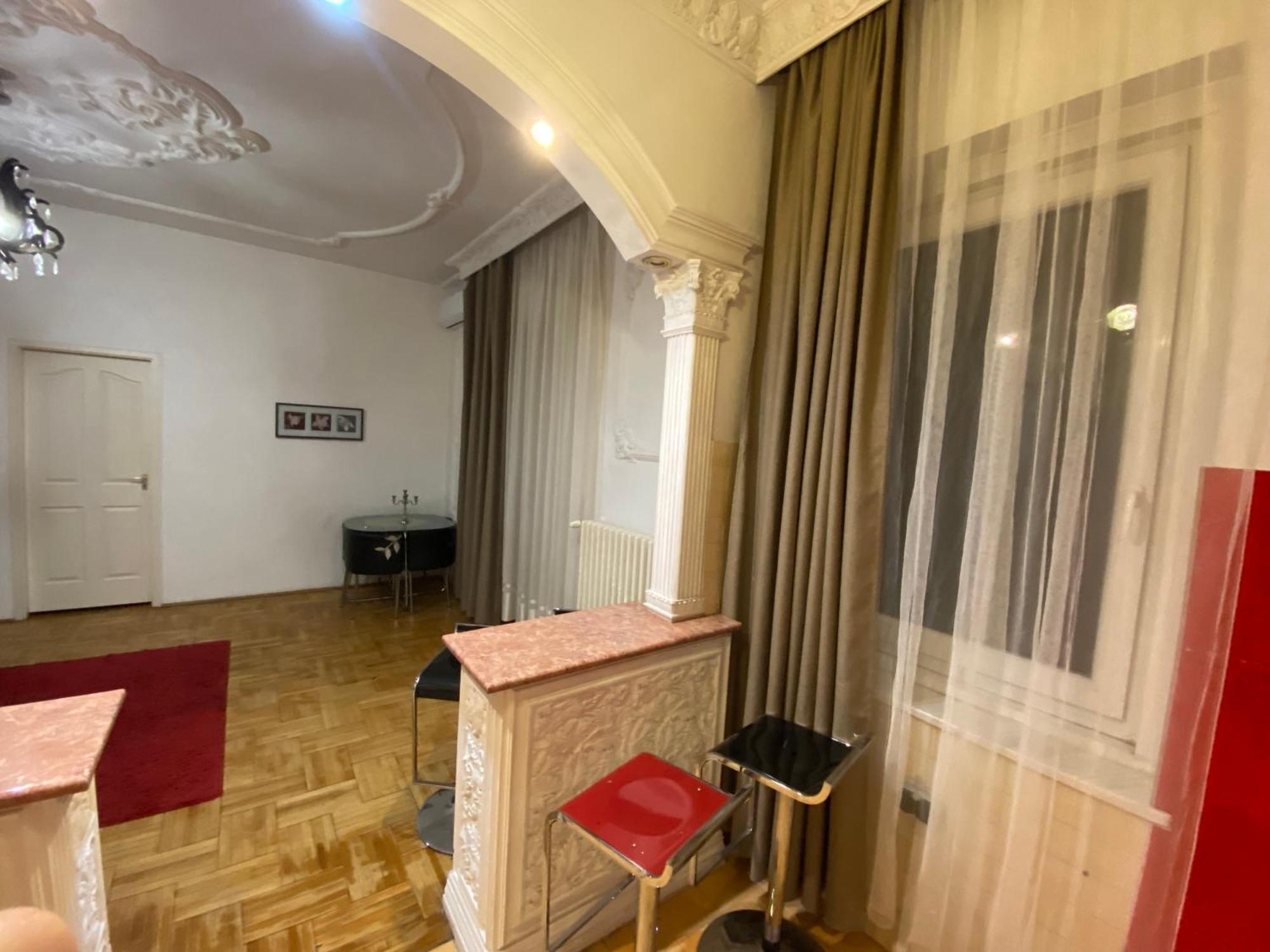 Apartment And Rooms Heart Of The City Budapest Bagian luar foto