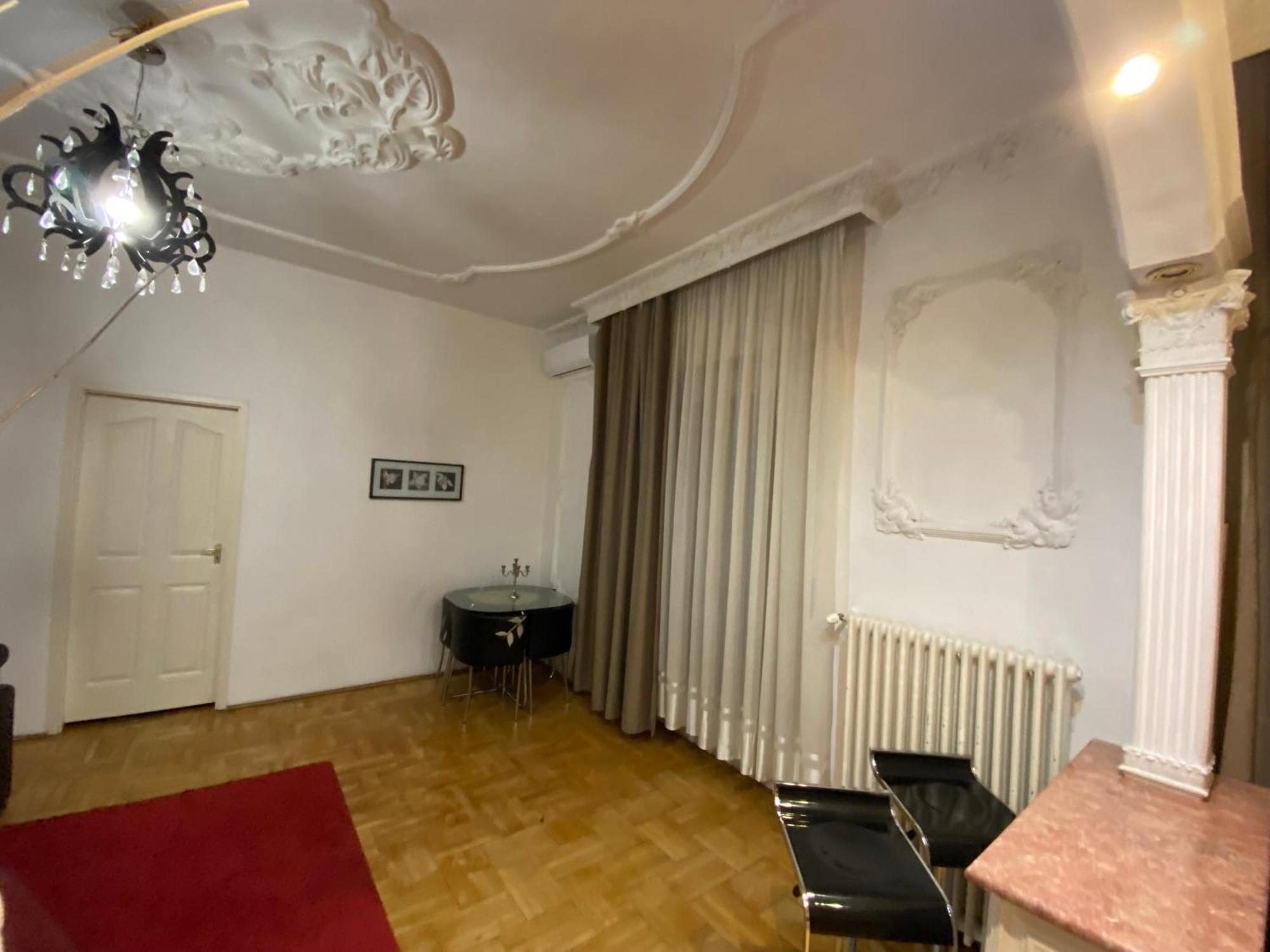 Apartment And Rooms Heart Of The City Budapest Bagian luar foto