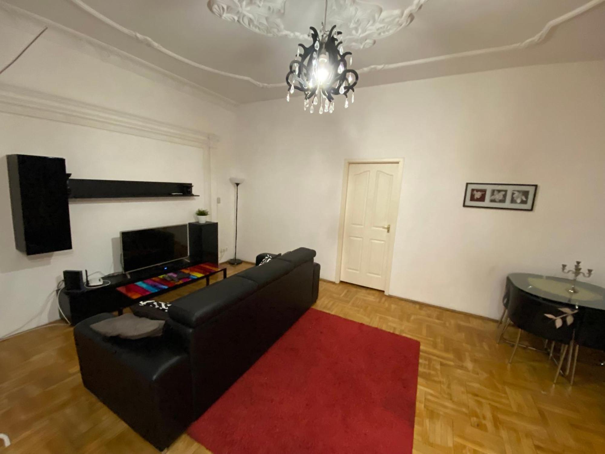 Apartment And Rooms Heart Of The City Budapest Bagian luar foto