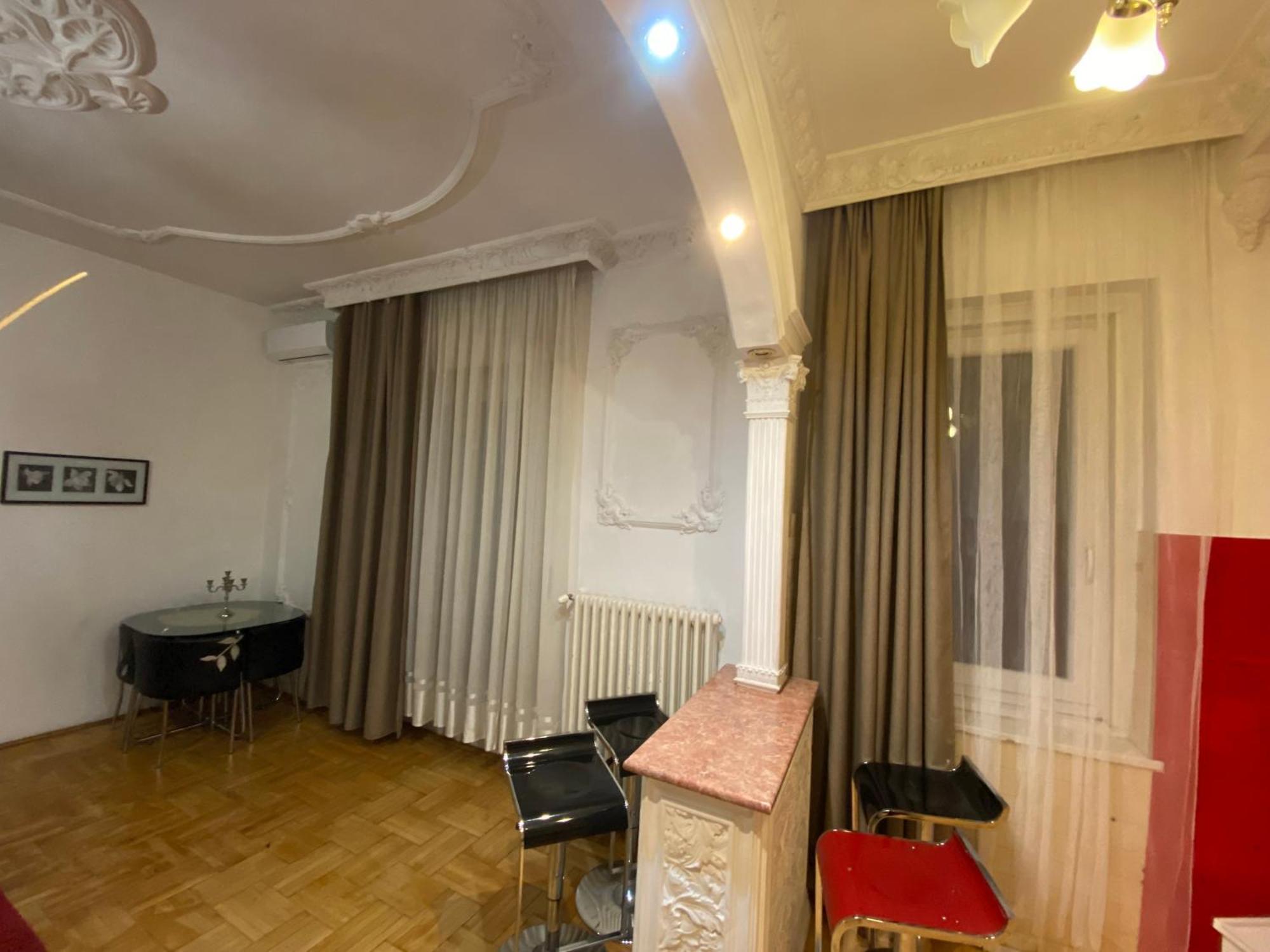 Apartment And Rooms Heart Of The City Budapest Bagian luar foto