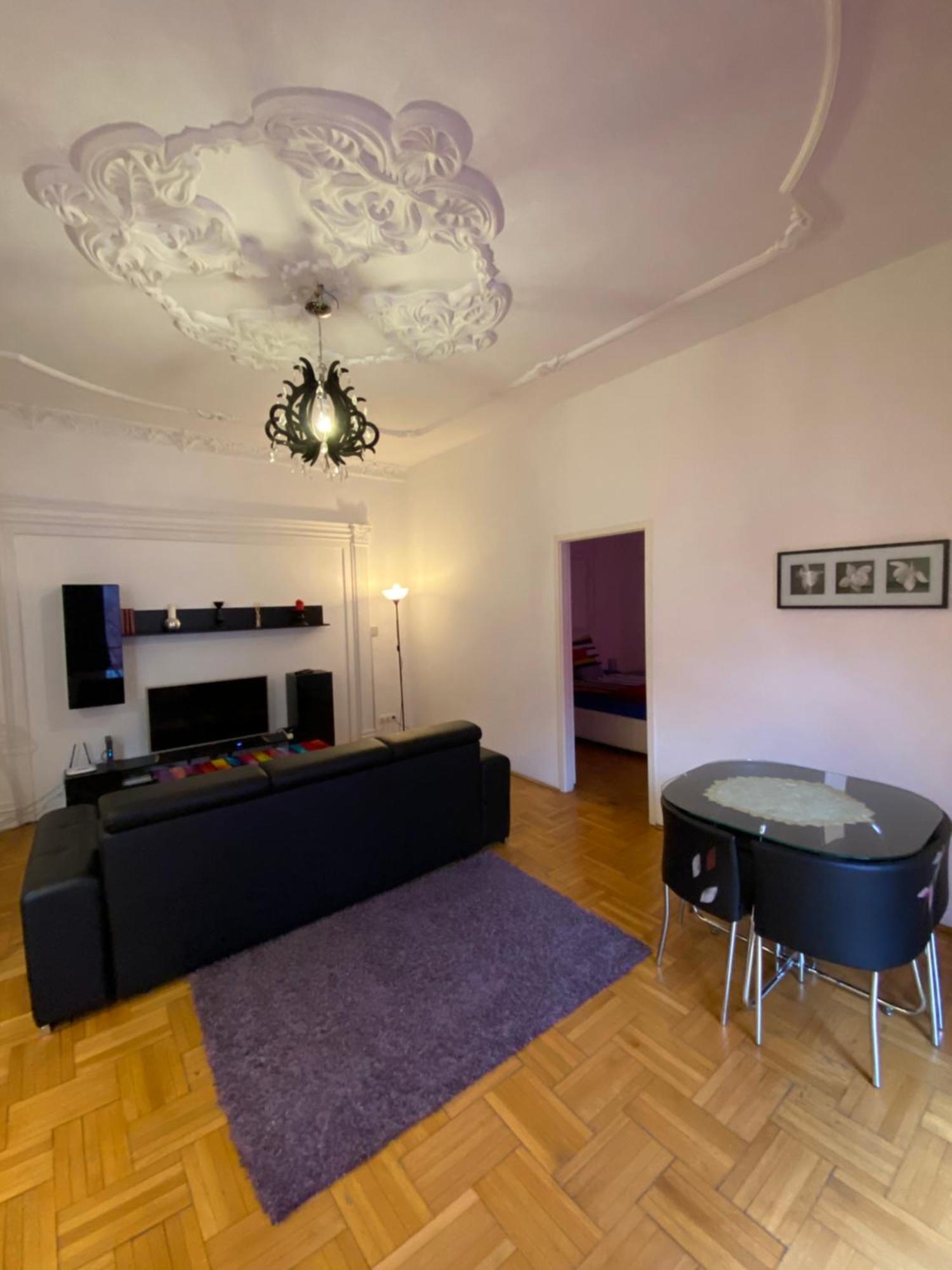 Apartment And Rooms Heart Of The City Budapest Bagian luar foto