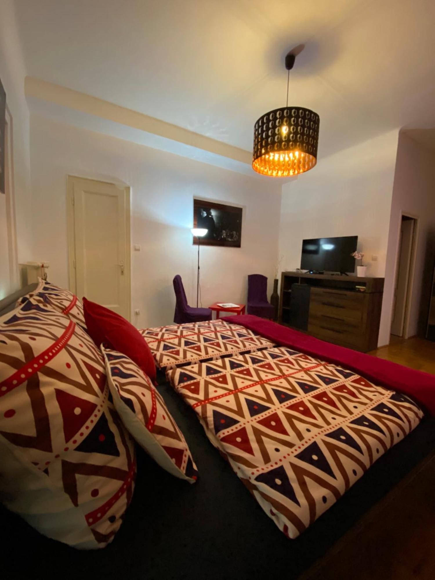 Apartment And Rooms Heart Of The City Budapest Bagian luar foto