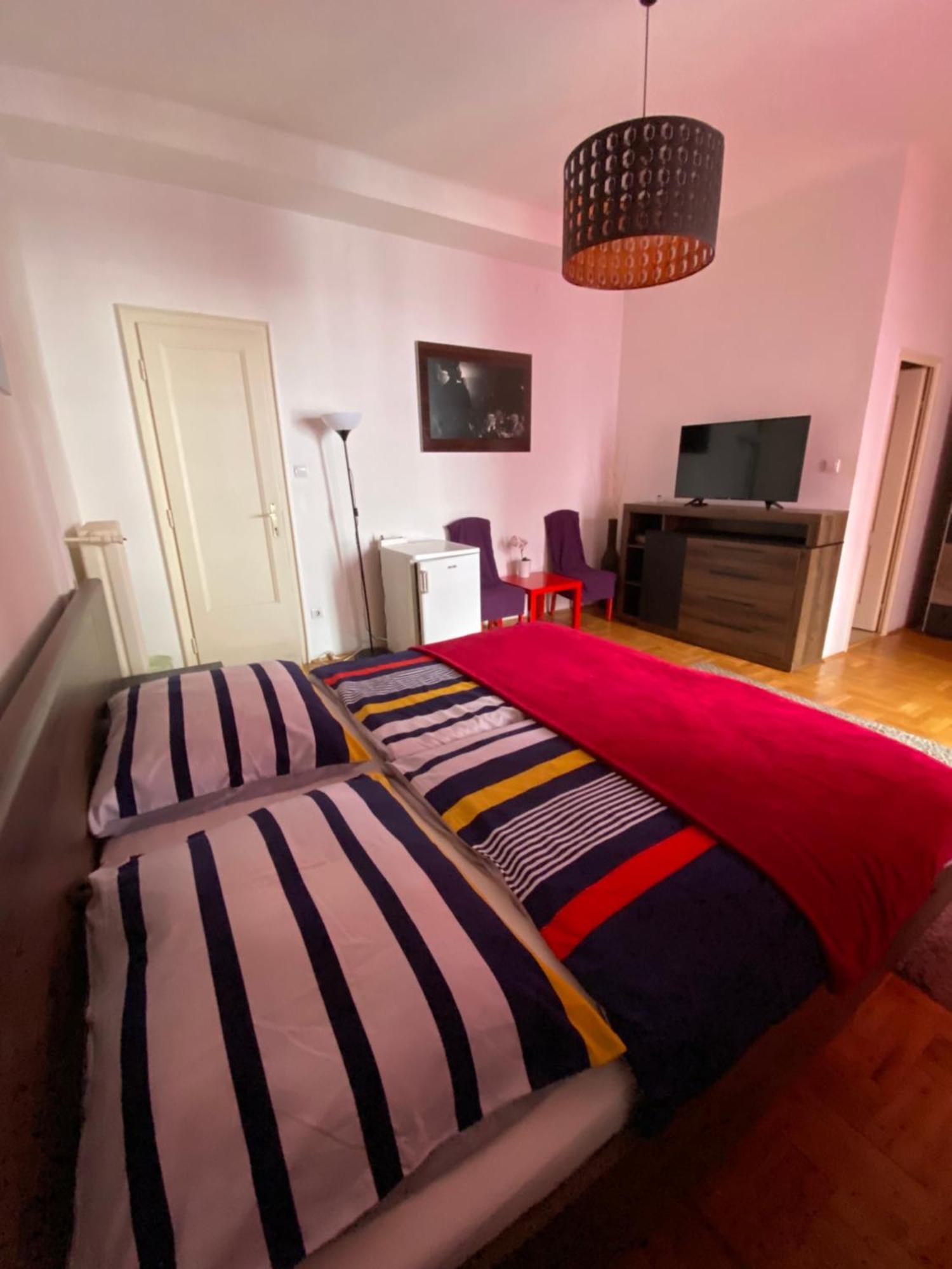 Apartment And Rooms Heart Of The City Budapest Bagian luar foto