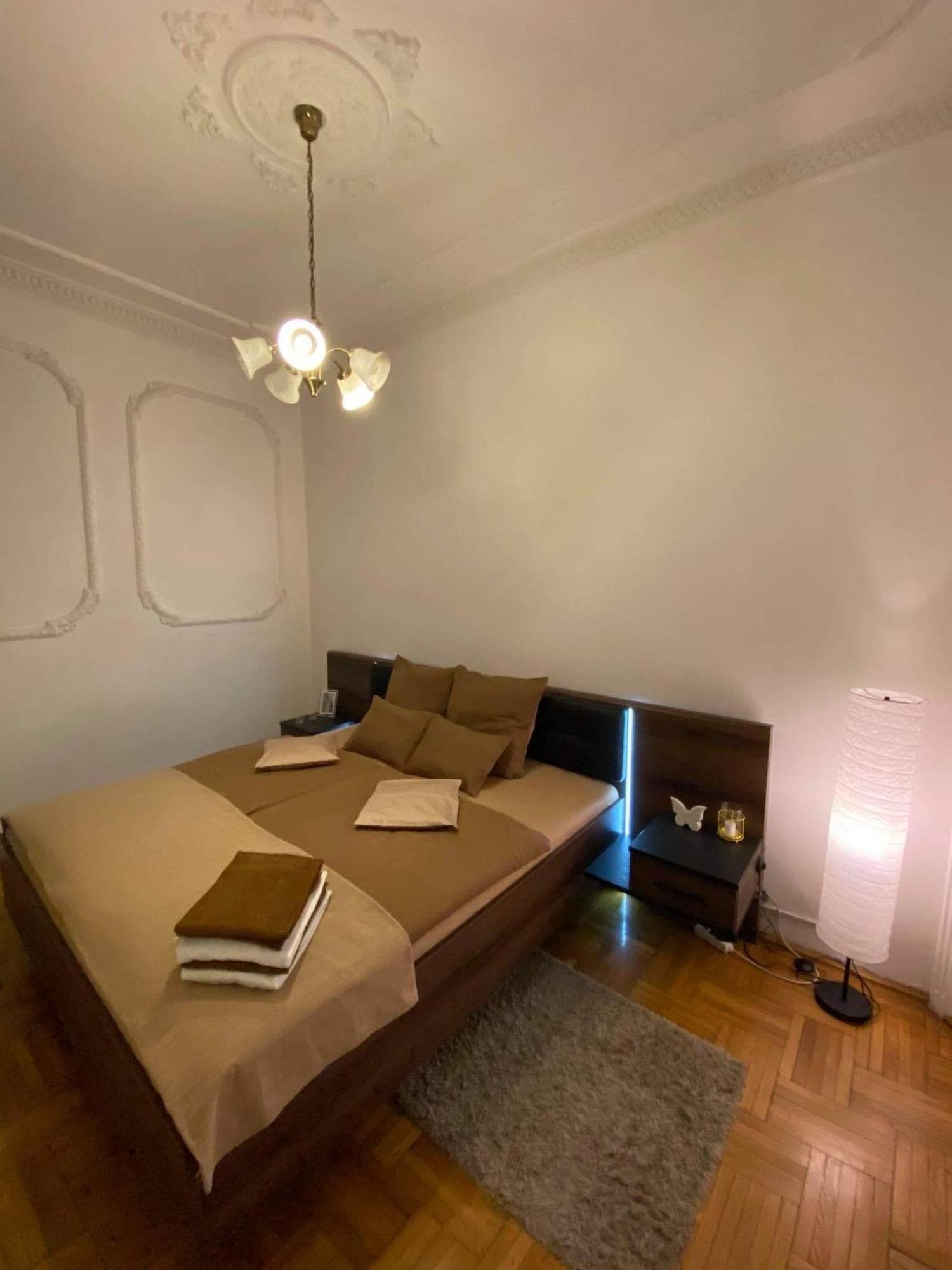 Apartment And Rooms Heart Of The City Budapest Bagian luar foto