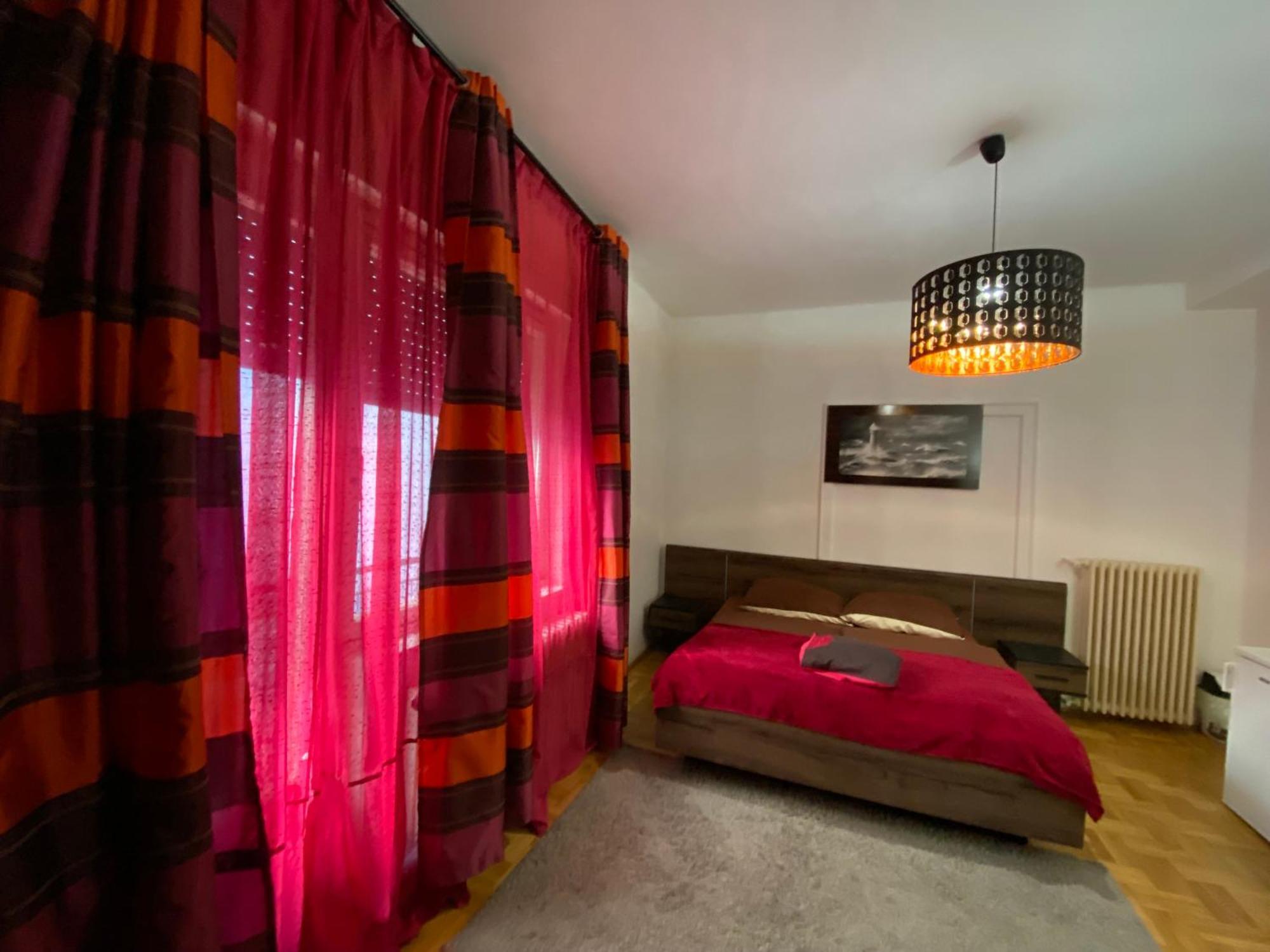Apartment And Rooms Heart Of The City Budapest Bagian luar foto