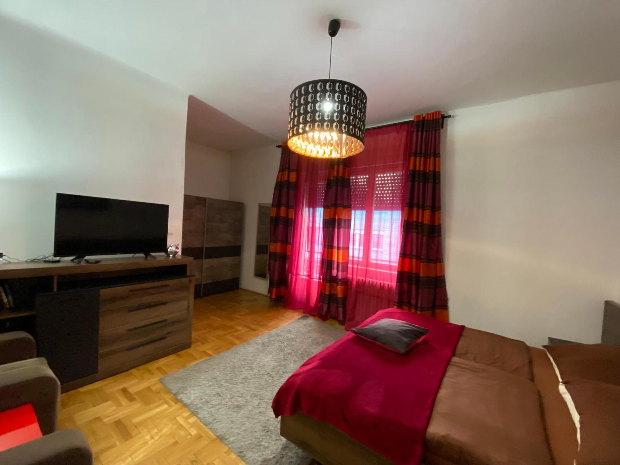 Apartment And Rooms Heart Of The City Budapest Bagian luar foto
